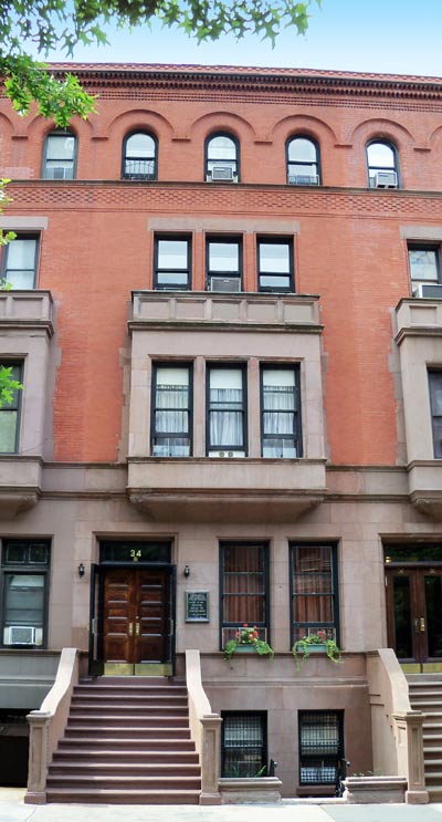1894 November - Founds Vedanta Society of New York